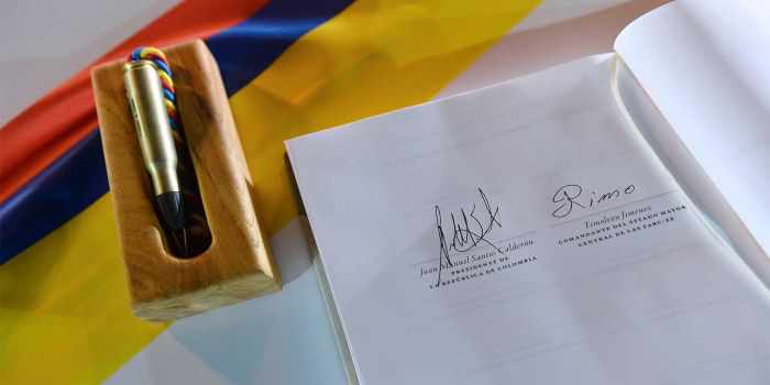 Firma histórica de acuerdos de paz entre gobierno colombiano y las Farc / Foto: Nodal.am