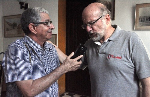 Daniel Samper Pizano entrevistado por Juan Rincón Vanegas / Foto: Edgar de la Hoz 