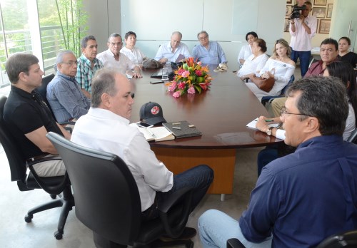 El Gobernador del Cesar, Franco Ovalle, en reunión con los directivos de la Fundación del Festival de la Leyenda Vallenata
