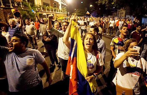 La Oposición venezolana celebra su victoria en las calles 