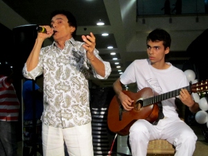 Gustavo Gutiérrez y su hijo Enrique