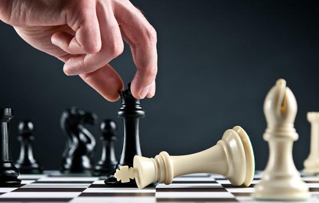 El juego de ajedrez de la Paz y la Guerra