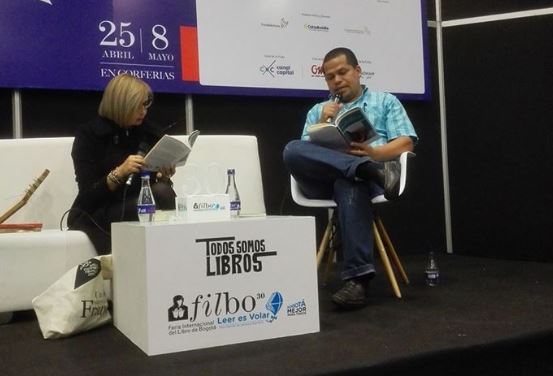 El poeta Félix Molina Flórez presentando El libro de los equívocos en la Feria del Libro de Bogotá 2017 