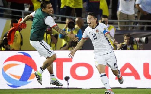 James Rodrígez celebrando su gol en el Colombia-Paraguay 