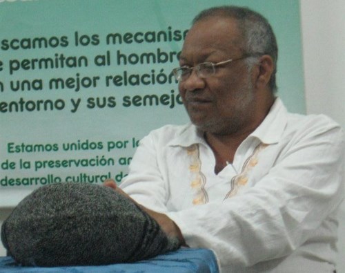 Luis Mizar en un conversatorio de la Fundación Verde Biche / Foto: José Luis Molina 