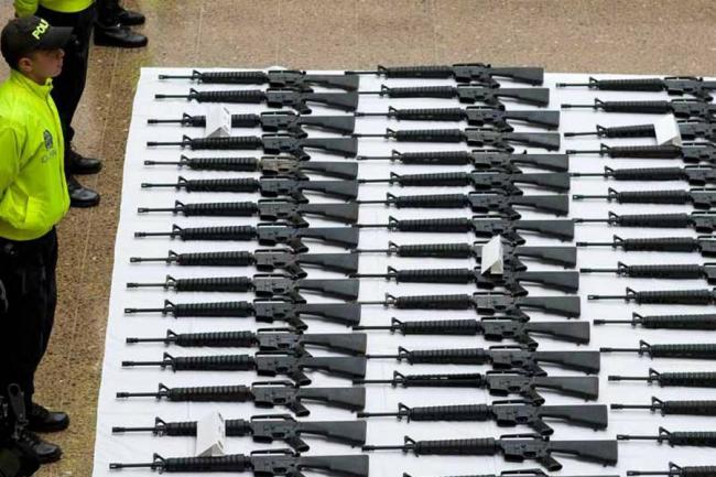 El tráfico de armas en Colombia: un negocio más