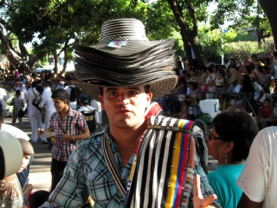Vendedor de sombreros durante el Festival Vallenato / Foto: Archivo PanoramaCultural.com.co 