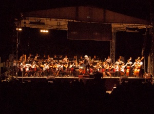 La Orquesta sinfónica de la Universidad Nacional en la plaza de la gobernación / Archivo PanoramaCultural.com.co