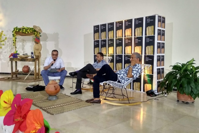Conversatorio en la biblioteca departamental Carrillo Luquez con los escritores Luis Barros Pavajeau, Alonso Sánchez Baute y Rodolfo Quintero / Foto: Johari Gautier 