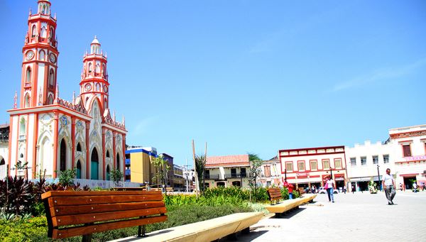 Vistas de la iglesia San Nicolás y su plaza en Barranquilla / Foto: El Heraldo