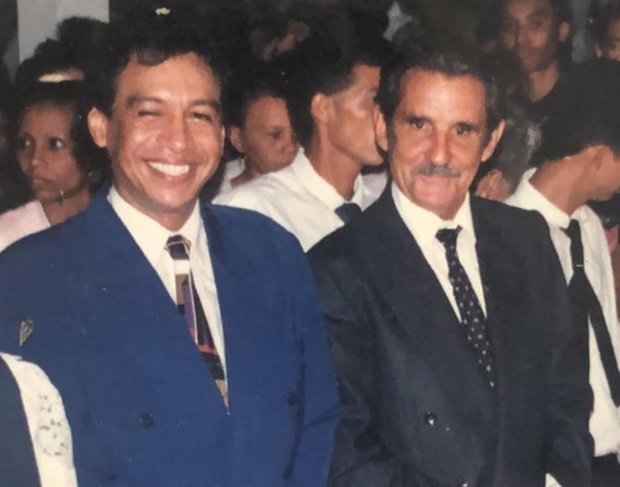 Diomedes Díaz y Leandrito Sierra en la exaltación de los Bachilleres Honoris Causa