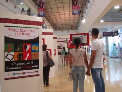 La exposición Perlas Culturales del Valle, realizada con el apoyo de la Alianza Francesa en el Guatapuri Plaza, abrió nuevos escenarios en Valledupar  / Foto: archivo PanoramaCultural.com.co 