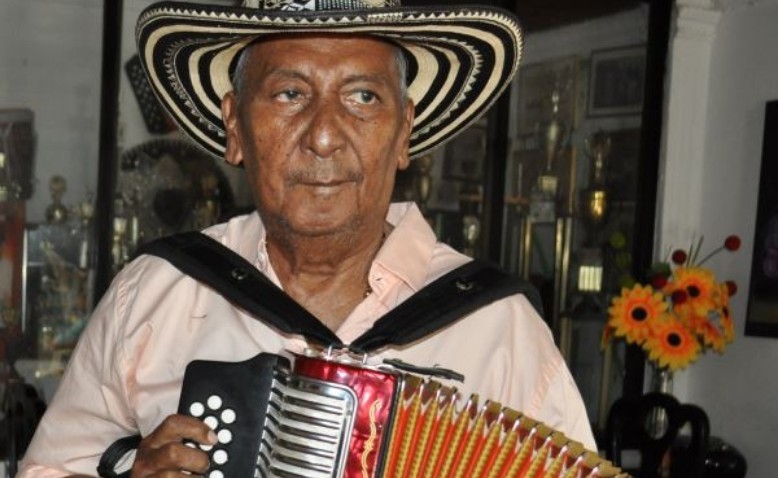Al Rey vallenato Beto Rada la tristeza lo ronda en medio de su cumpleaños