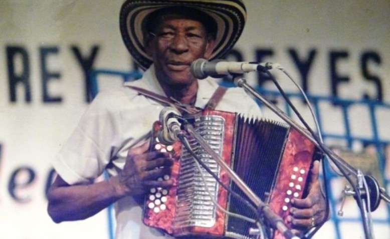 Alejo Durán siempre llevó el corazón y parte de su alegría en su pedazo de acordeón