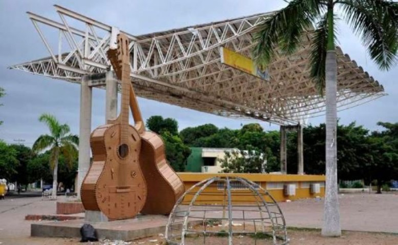 El monumento de las guitarras: un homenaje al foclor vallenato