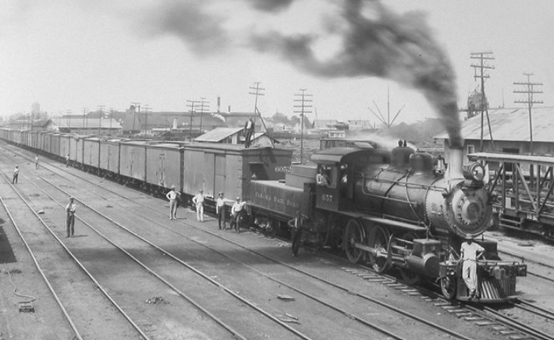 La construcción del primer tren transcontinental en Panamá 