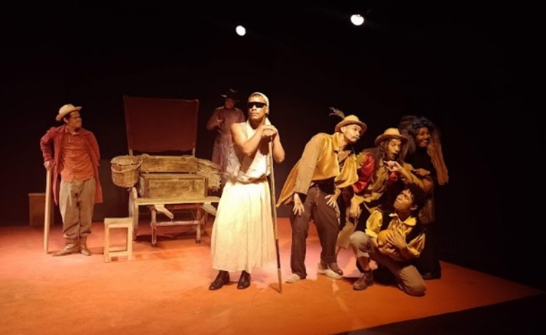 El sello de Maderos Teatro: el espíritu de Voltaire, la fe de Don Quijote y la genialidad del Caribe 