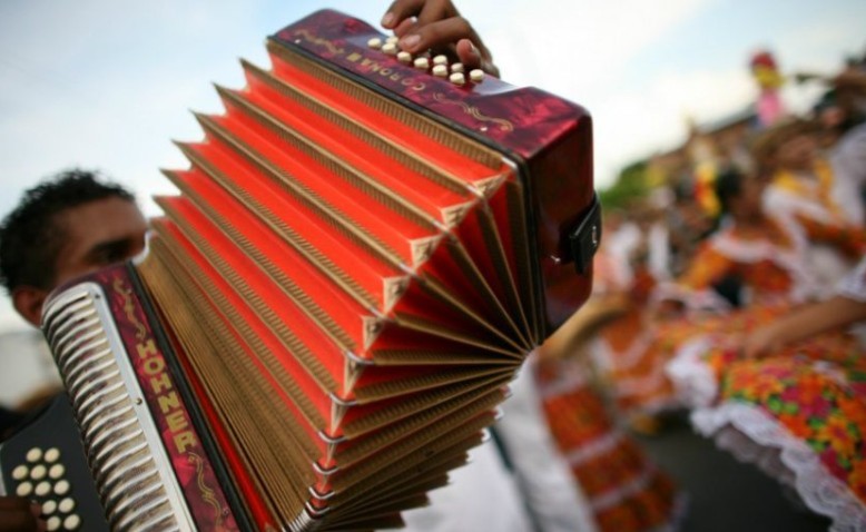 El arte de saludar en el vallenato: historia y evolución