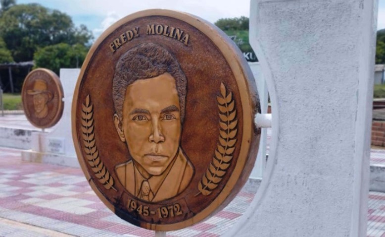 Fredy Molina marcó su territorio con cimientos de poesías cantadas