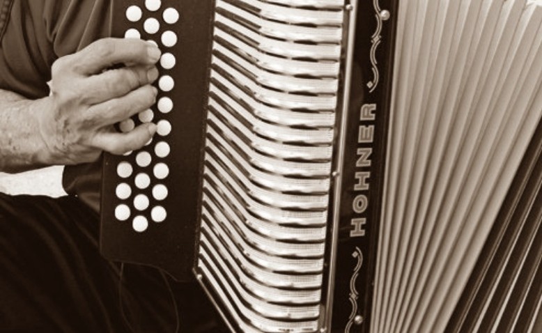 ¿Cómo se enseña el vallenato en la Universidad Popular del Cesar?