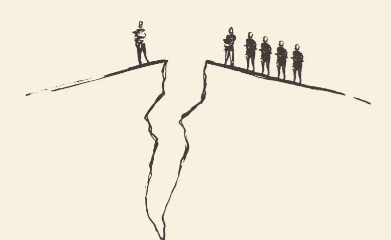 Analizando la brecha entre la ciudadanía y el poder