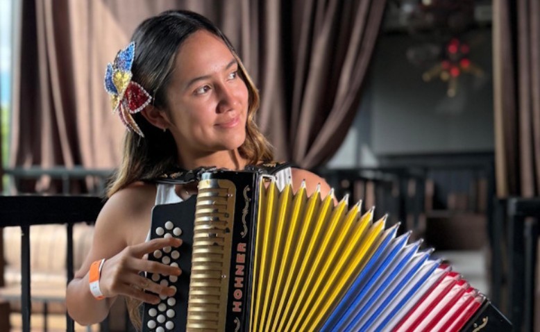 María José Arias Pérez, reina del acordeón con cinco coronas