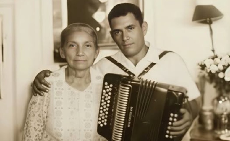 La Vieja Sara, madre de Emiliano Zuleta y Toño Salas 