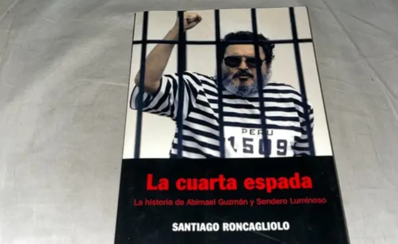 Aproximación a La cuarta espada, de Santiago Roncagliolo