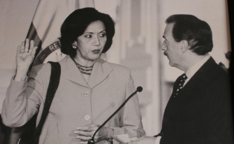 Consuelo Araujonoguera, La Cacica enmarcada en frases trascendentales