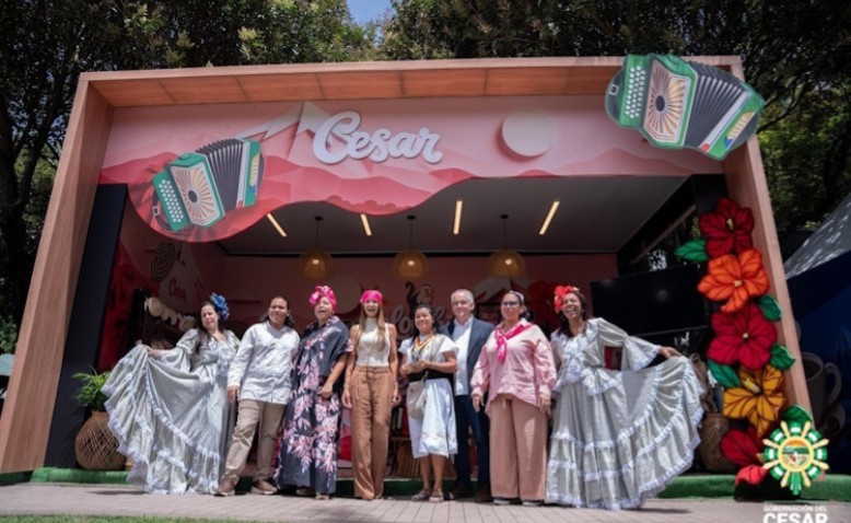 Colores, acordeones y mochilas: el Cesar brilló en la feria Colombia Son las Regiones 